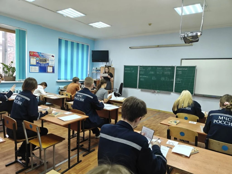 Пробные ОГЭ по русскому языку и математике..